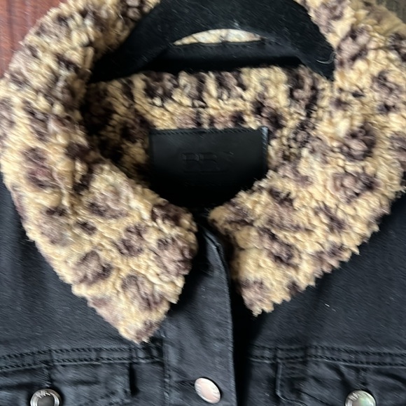 Cool black Jean jacket with leopard furry lining - Picture 2 of 7